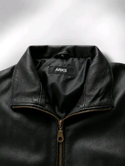 Chaqueta tipo cuero clásica - miniatura 2