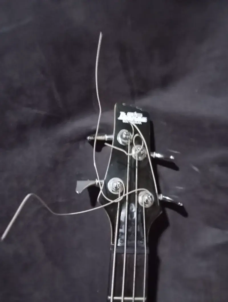 Bajo eléctrico Ibanez GIO Soundgear - 3