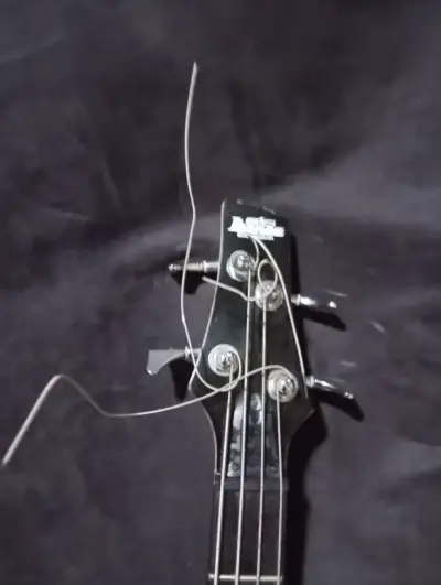 Bajo eléctrico Ibanez GIO Soundgear - miniatura 3