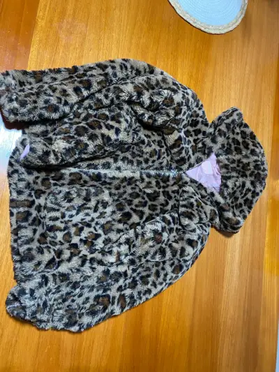 Chaqueta de piel sintética con estampado animal - miniatura 4