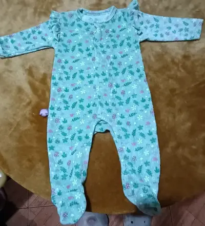 Ropita de bebe niña - miniatura 2