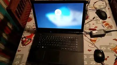 Laptop Acer - miniatura 1