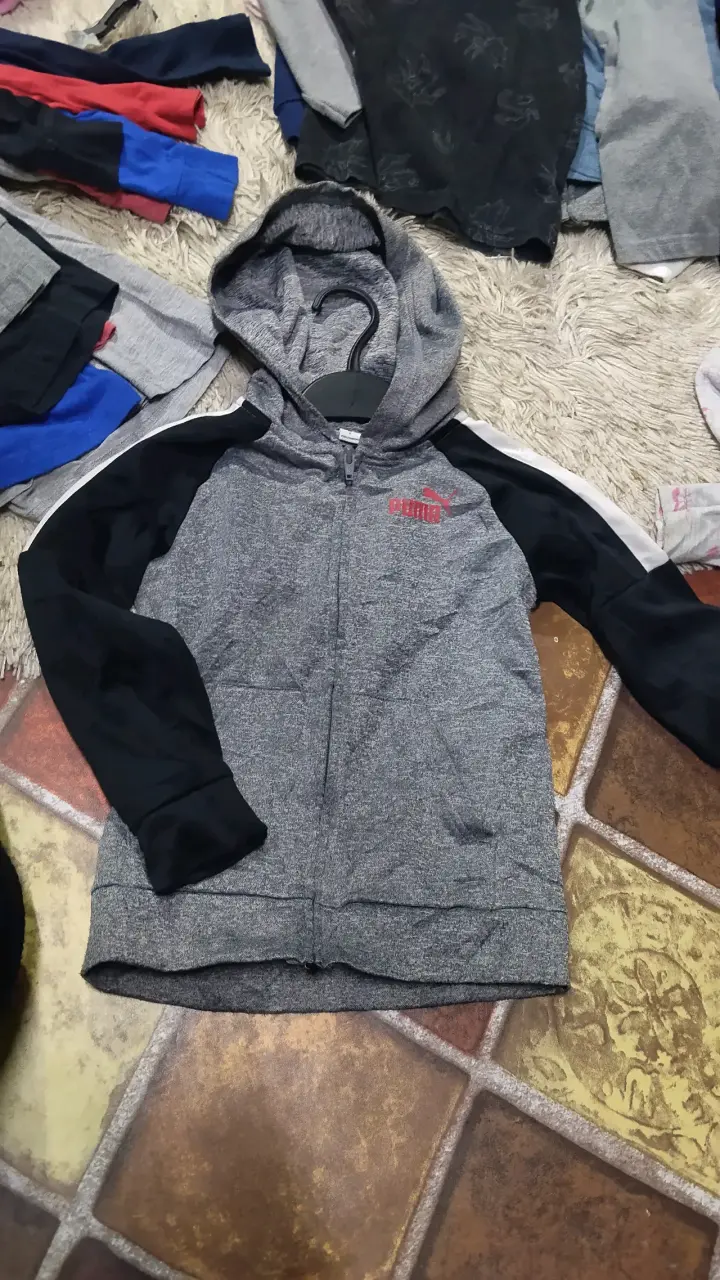 Polerón con capucha Puma gris y negro - 1