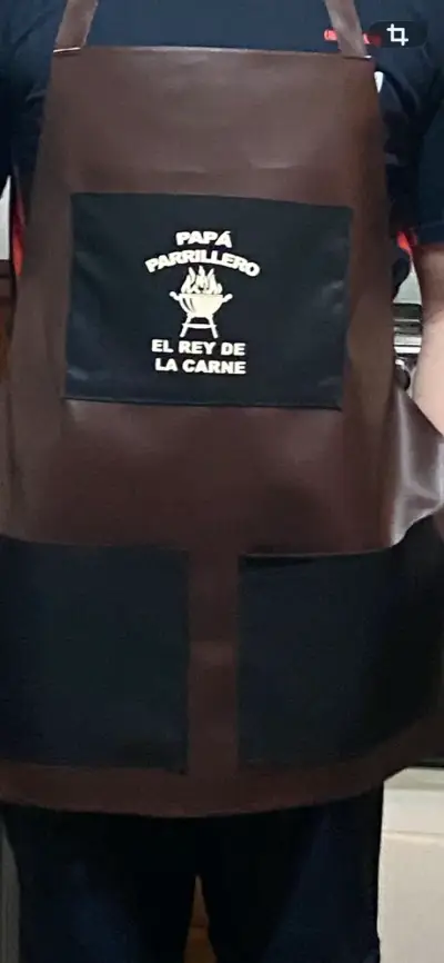 Delantal parrillero ecocuero logo - miniatura 2