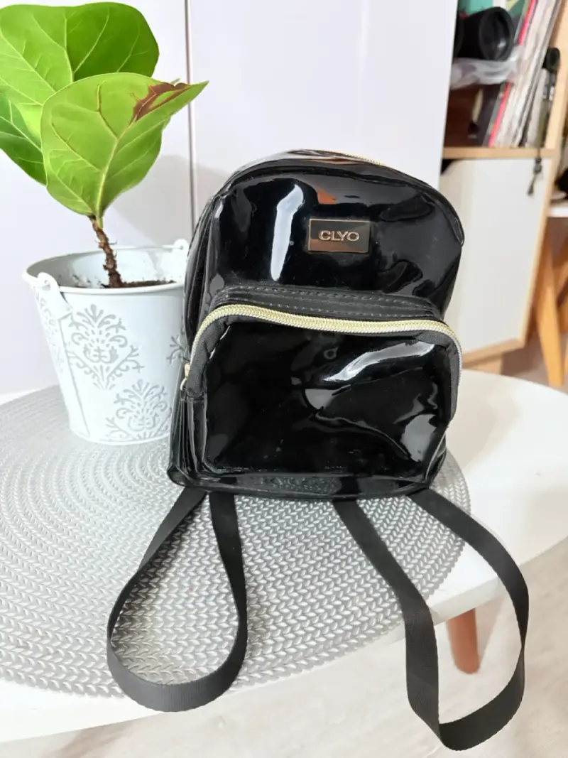 Mochila pequeña negra CLYO elegante
