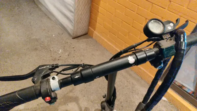 Scooter eléctrico plegable en buen estado - 4