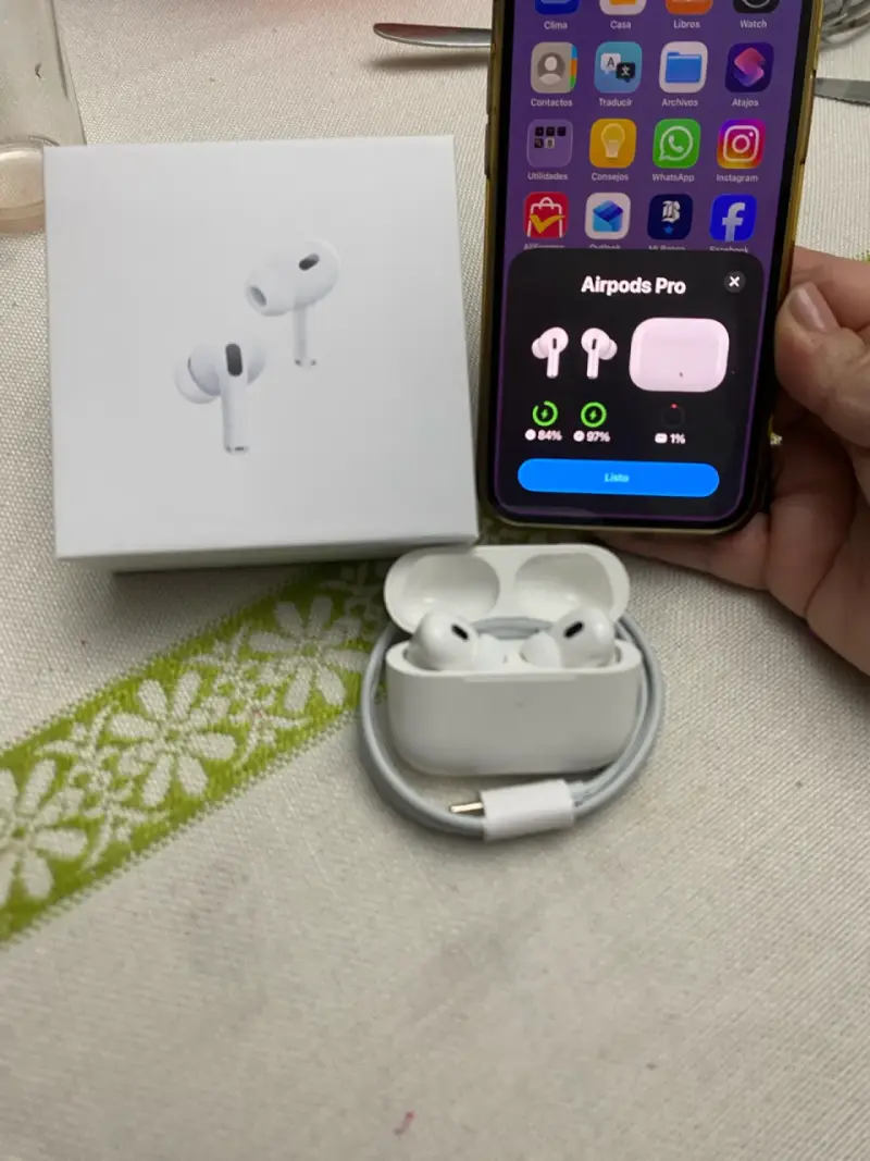 AirPods Pro con estuche de carga - 1
