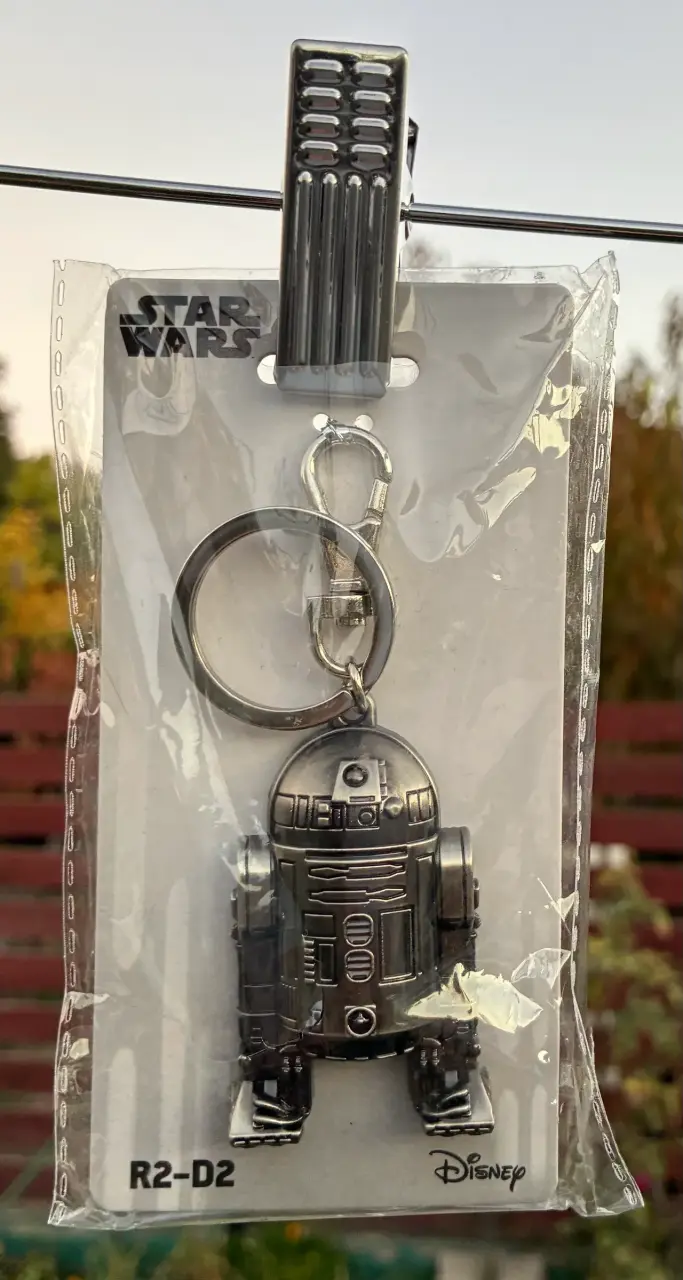 Llavero Star Wars R2-D2 metálico Disney