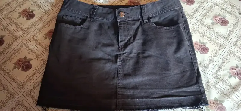 Falda de mezclilla negra para mujer - 1