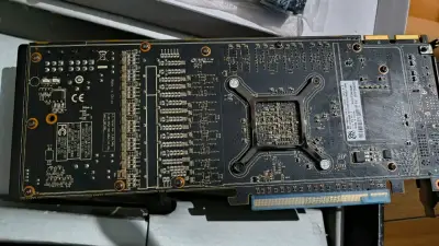 Tarjeta gráfica XFX Radeon HD 6970 en buen estado - miniatura 3