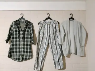 Conjunto de ropa femenina: top de peluche, falda amarilla y vestido negro - miniatura 5