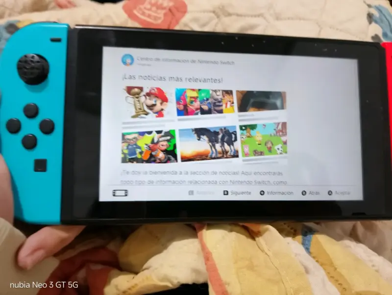 Consola Nintendo Switch con Joy-Con y accesorios - 2