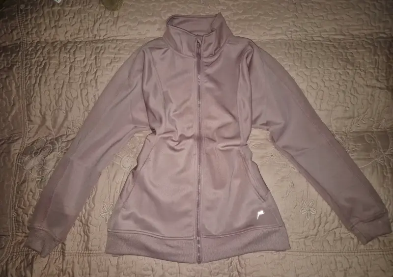 Chaqueta deportiva color lila con cierre - 1