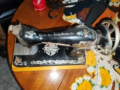 Máquina de coser - miniatura 1