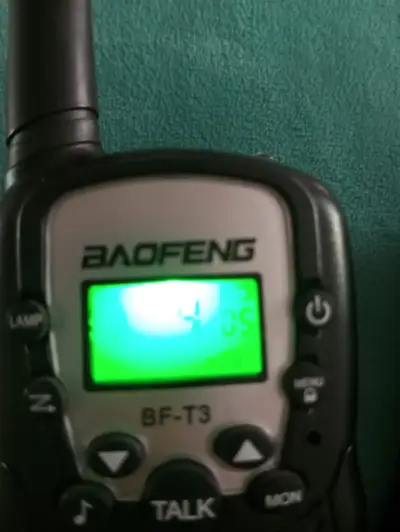 Par de Radios Walkie Talkie Baofeng BF-T3 (Negro) - miniatura 3