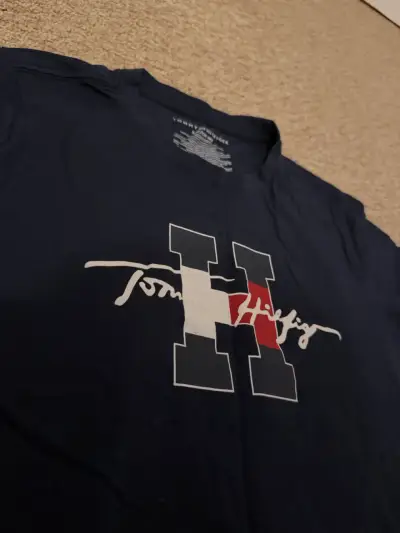 Poleras Tommy Hilfiger azul y rojo niño - miniatura 2