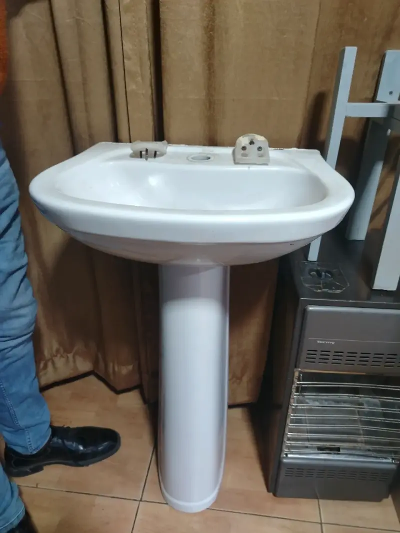 Lavamanos de cerámica con pedestal - 1