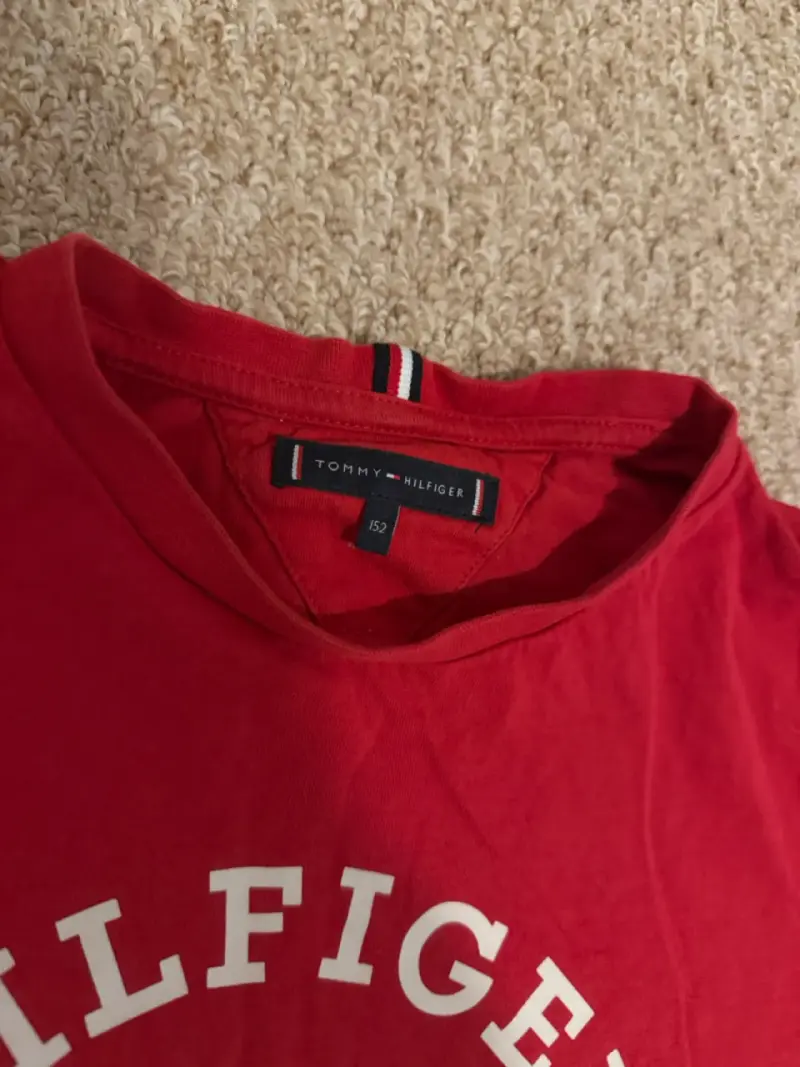 Polera roja Tommy Hilfiger para niño - 2