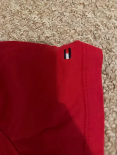 Polera roja Tommy Hilfiger para niño - miniatura 4