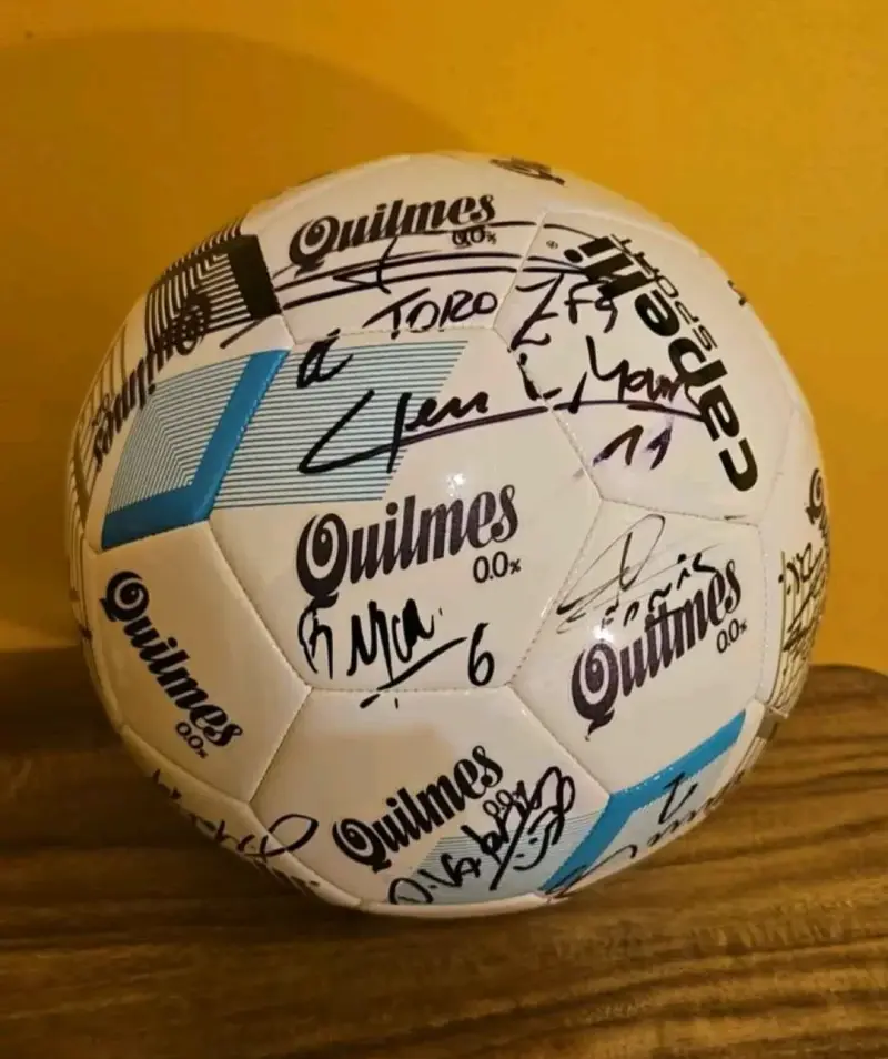 Balón de fútbol firmado Universidad Católica - 1