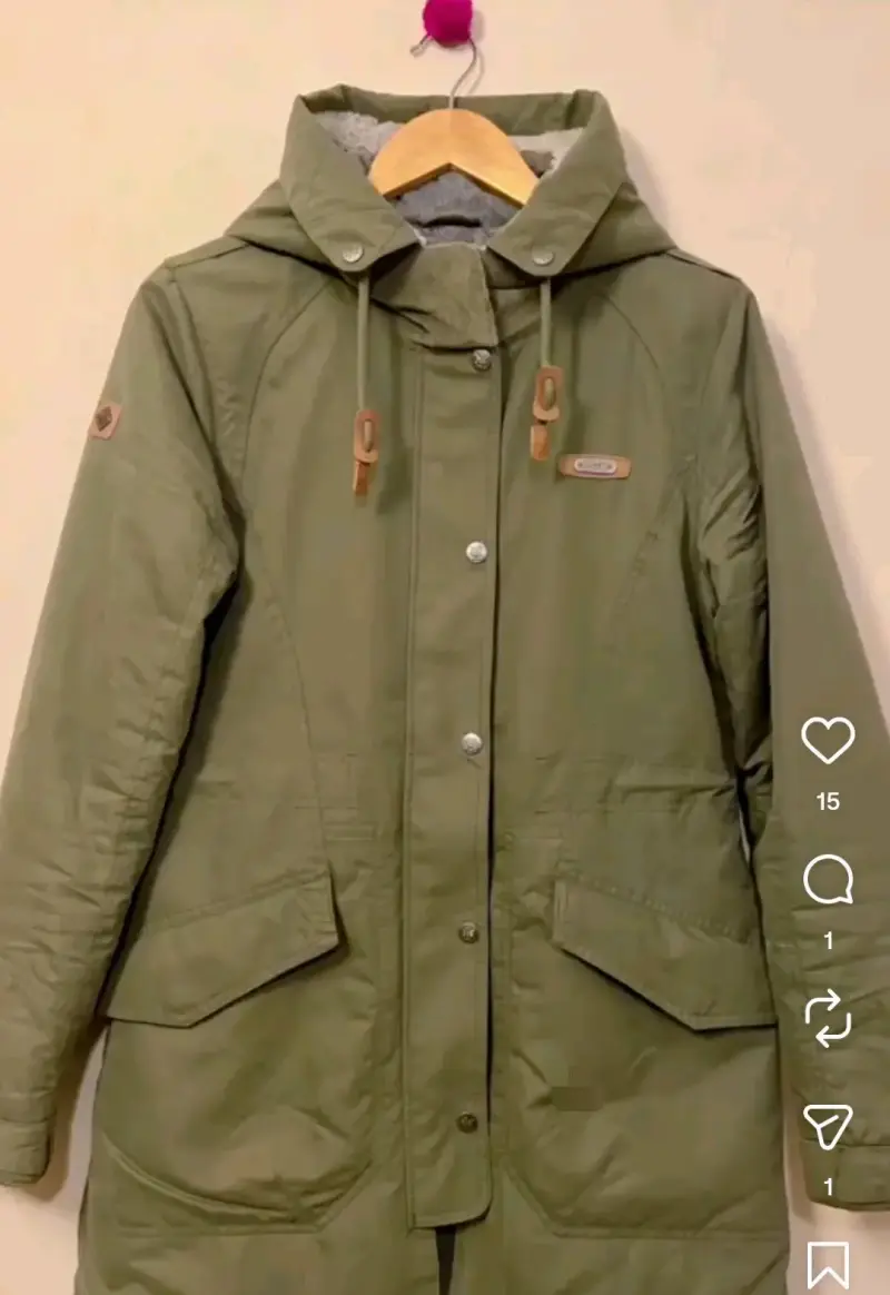 Parka verde con capucha para mujer