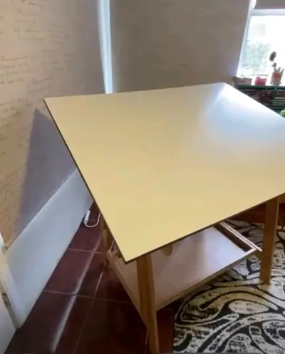Mesa de dibujo inclinable de madera - miniatura 1