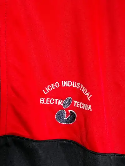 Chaqueta deportiva azul y roja con cierre - miniatura 2