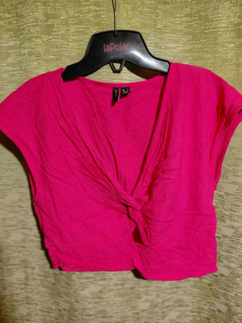 Polera fucsia con nudo frontal para mujer - 1
