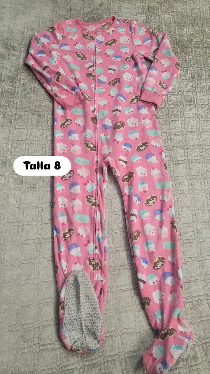 Pijama enterizo infantil con diseño de cupcakes