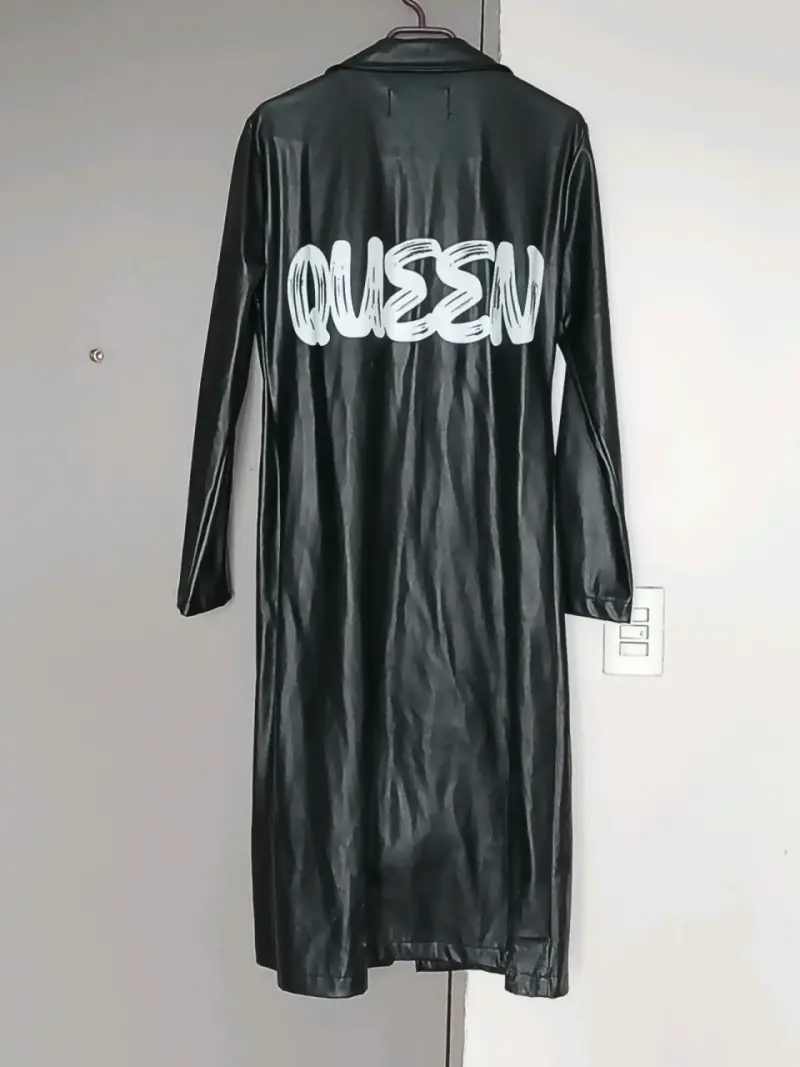 Abrigo Negro cuero sintético con diseño - 3
