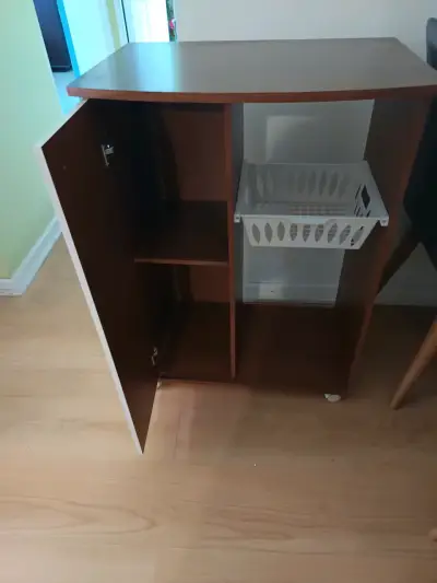 Mueble organizador con puerta y canasto - miniatura 2