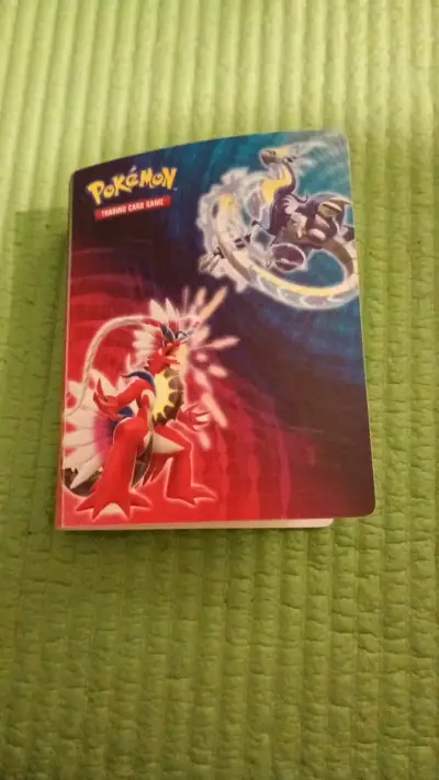 Álbum de cartas Pokémon TCG - miniatura 1