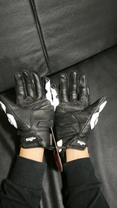 Guantes de moto Furygan $30.000 y 40.000 - miniatura 4