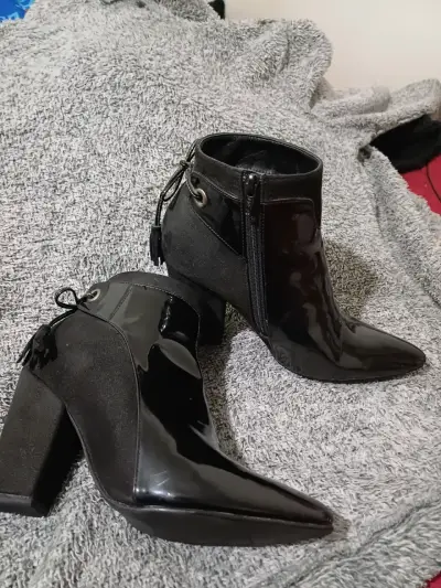 Botines de tacón alto negros de charol - miniatura 2