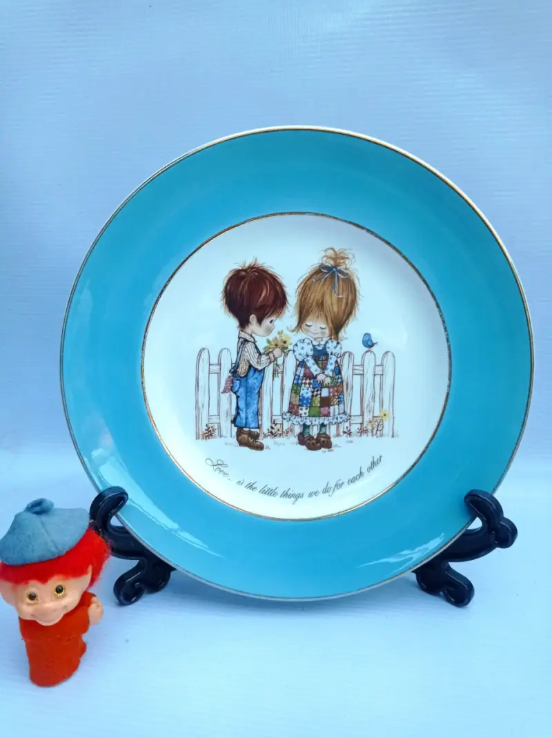 Plato decorativo vintage con diseño infantil - 1
