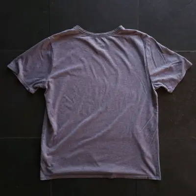 Polera deportiva Nike Dri-Fit gris - miniatura 4
