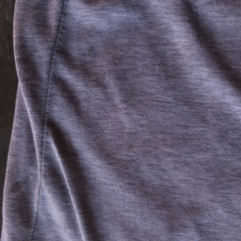 Polera deportiva Nike Dri-Fit gris - 5