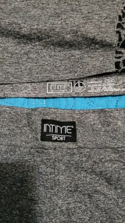 Conjunto deportivo gris con estampado animal print - miniatura 2