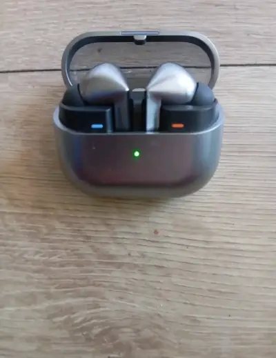Audifonos samsung buds3 pro - miniatura 3