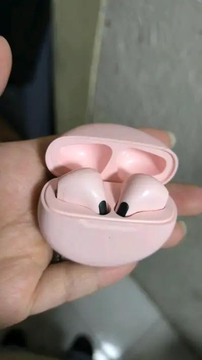 Auriculares Inalámbricos Pro 6 , Estuche de Carga - miniatura 3