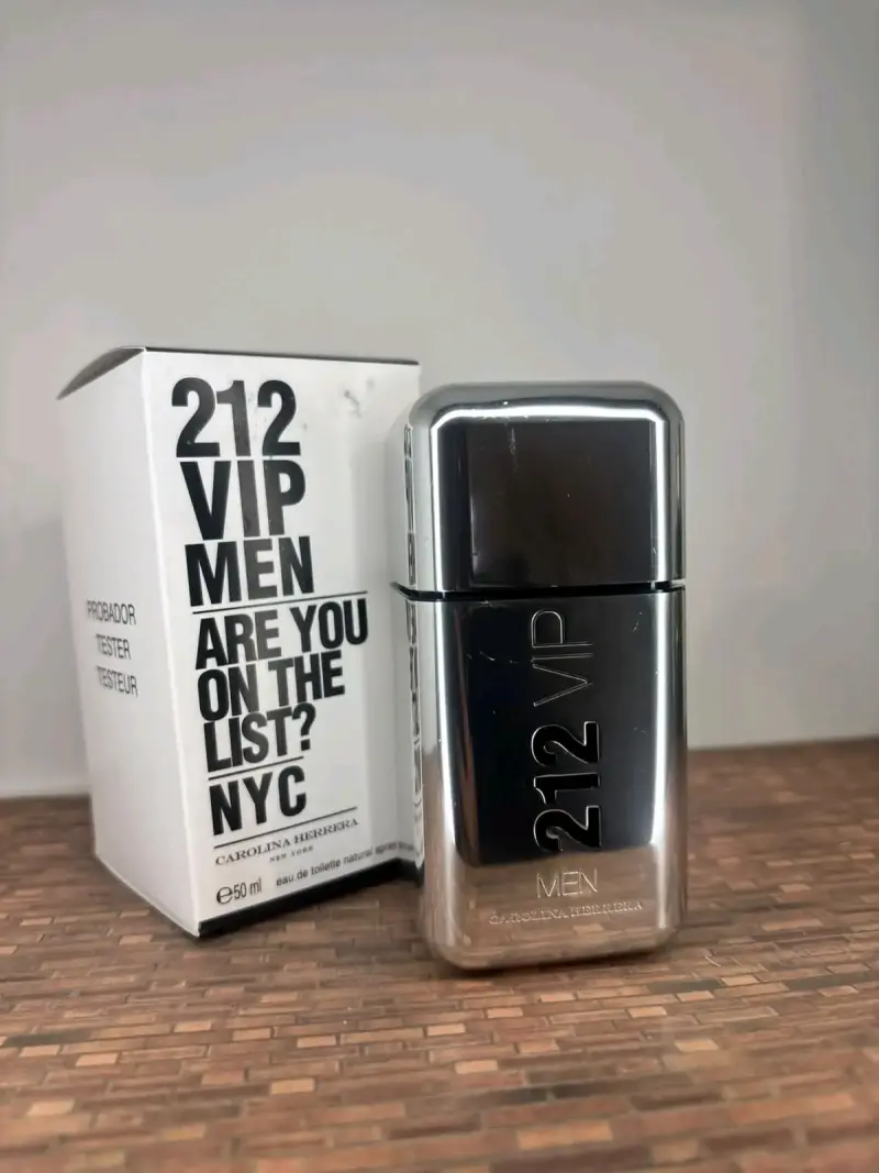 Perfume Carolina Herrera 212 VIP Rosé 50ml - 5