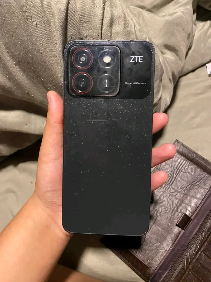 Smartphone ZTE con cámara Super AI - 1