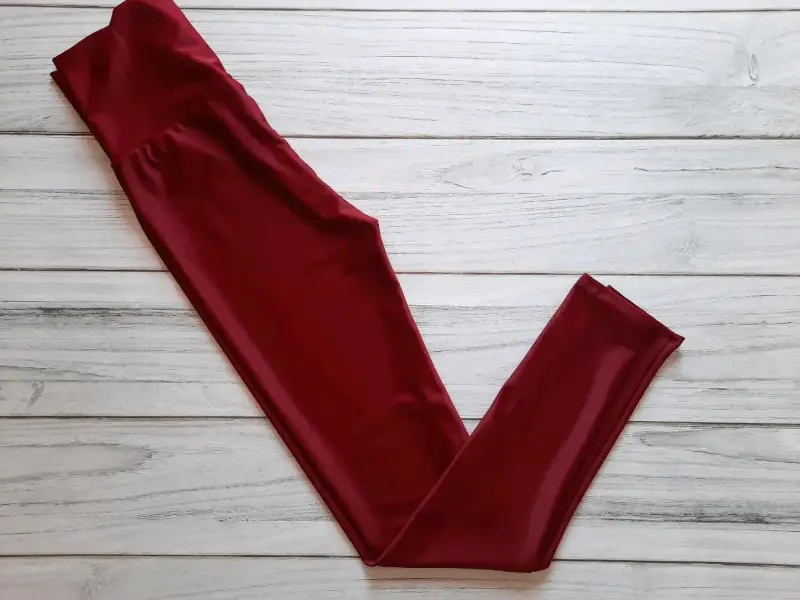 Leggings deportivos rojos para mujer