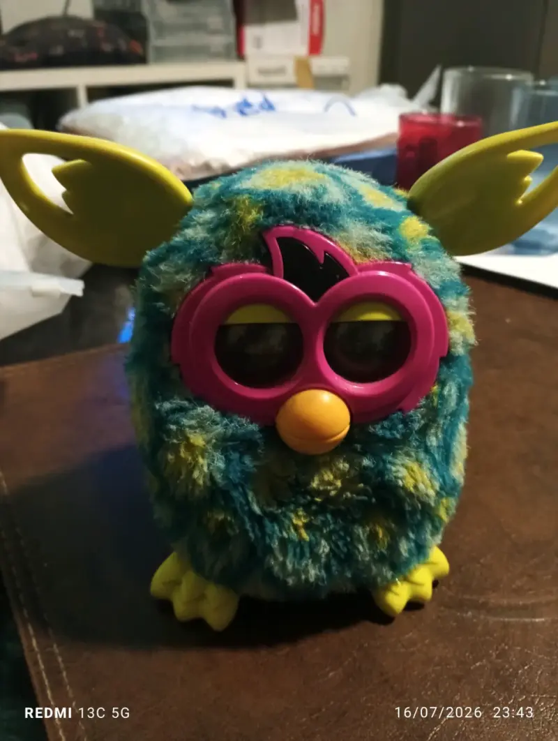 Juguete interactivo Furby de peluche colorido