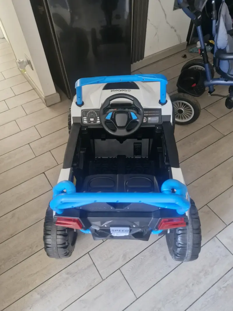Auto eléctrico para niños Bebesit con asientos dobles - 3
