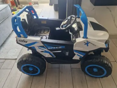 Auto eléctrico para niños Bebesit con asientos dobles - miniatura 4