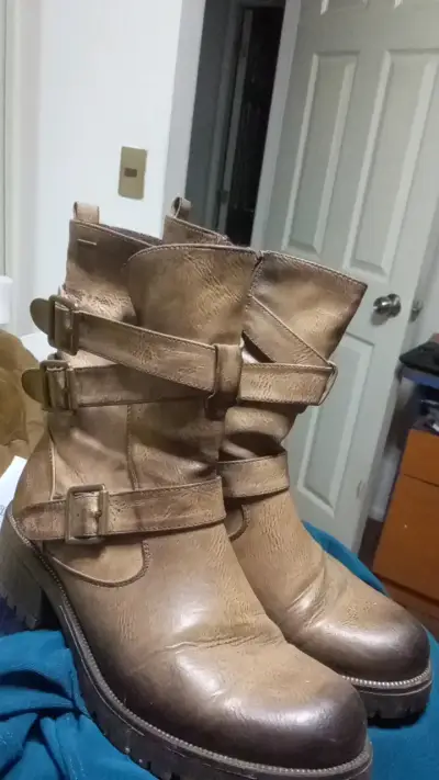 Botas de cuero marrón con hebillas - miniatura 2