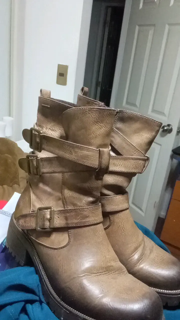 Botas de cuero marrón con hebillas - 3