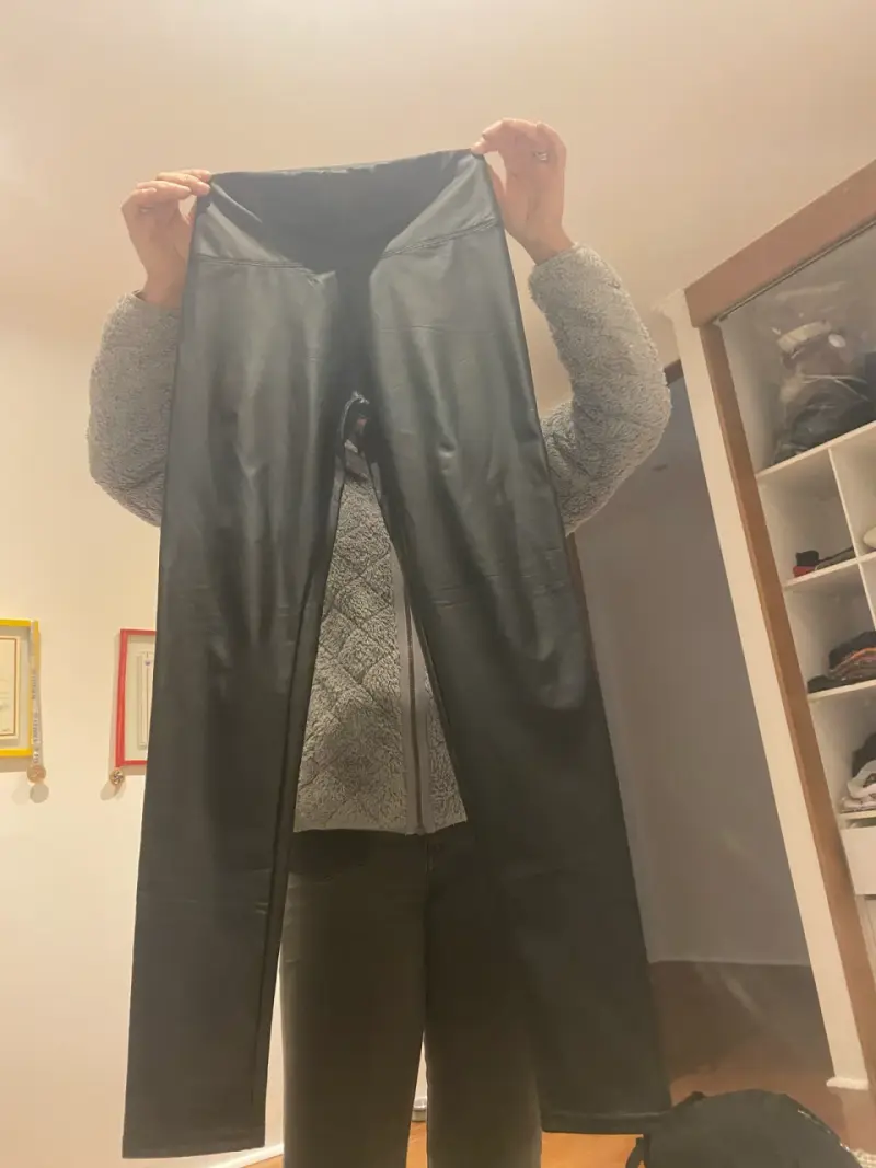 Pantalones de cuero sintético negro para mujer - 1