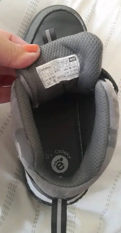 Botas de senderismo para niños en color gris - miniatura 2